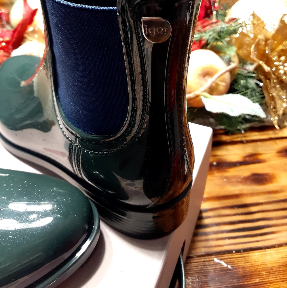 Rain boots